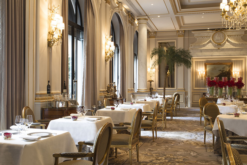 four-seasons-hotel-george-v-paris-ap