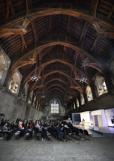 威斯敏斯特大厅著名的拱形天花板，由英国议会建于1099，通过Flickr的