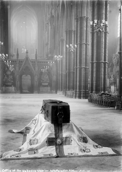 棺材在威斯敏斯特教堂，1920未知战士。