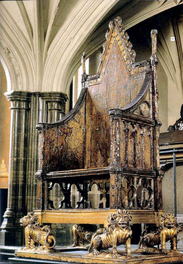 自1308在威斯敏斯特教堂，英国的每个国王或女王加冕主席已荣登在这把椅子